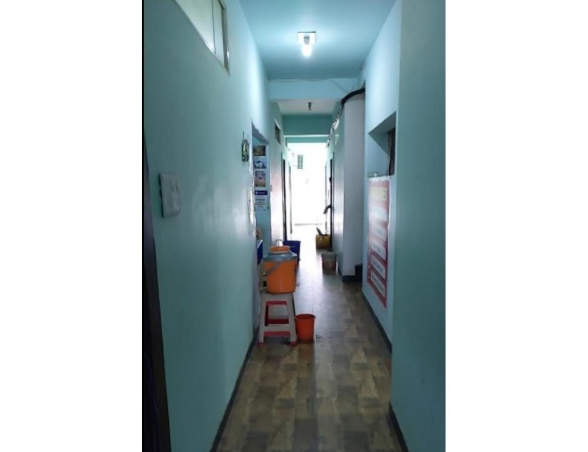 Hotel Adarsh, اوجاين المظهر الخارجي الصورة